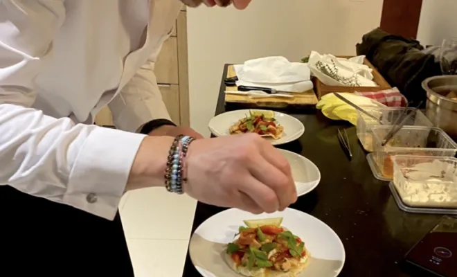 Des produits de la mer travaillés avec précision, pour des formats afterwork sincères, élégants et vivants.